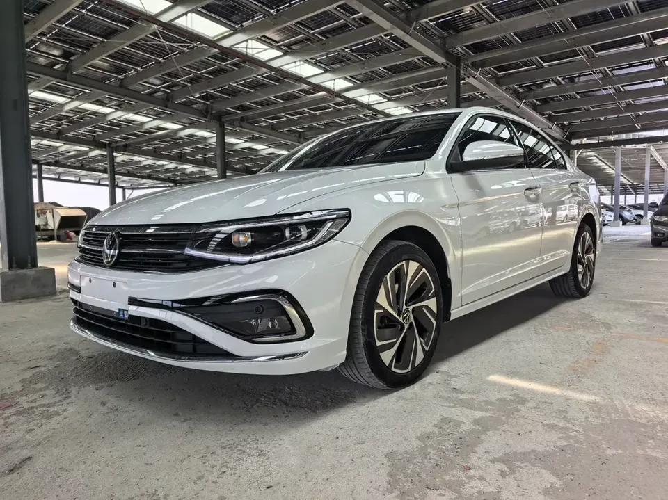 Volkswagen Bora Bora 2023 200TSI DSG Joy Edition 2022 — photo 1, buy with delivery to Moscow
