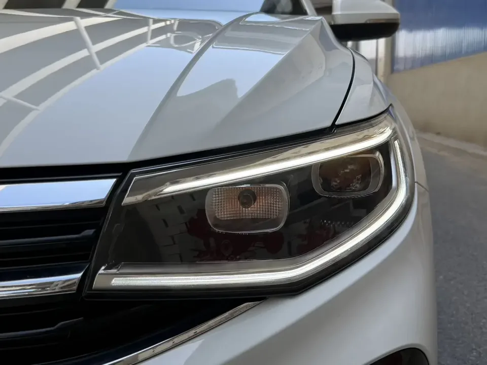 Volkswagen Bora Bora 2023 200TSI DSG Joy Edition 2022 — миниатюра 4