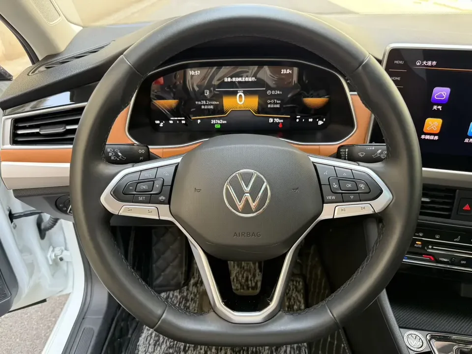 Volkswagen Bora Bora 2023 200TSI DSG Joy Edition 2022 — миниатюра 5
