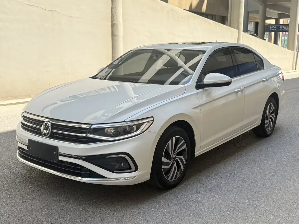 Volkswagen Bora Bora 2023 200TSI DSG Joy Edition 2022 — фото 1, купить с доставкой в Москву