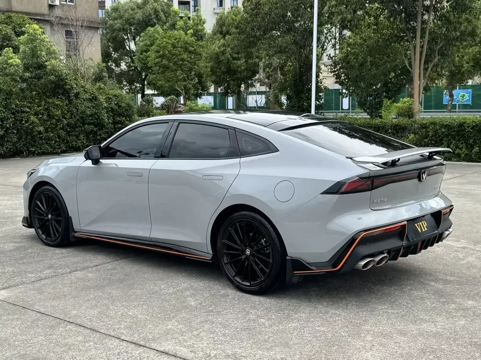 Changan UNI-V Changan UNI-V 2025 1.5T 500Bar High Energy Sports Edition 2025 — thumbnail 2