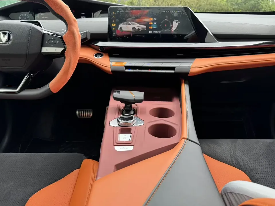 Changan UNI-V Changan UNI-V 2025 1.5T 500Bar High Energy Sports Edition 2025 — thumbnail 3
