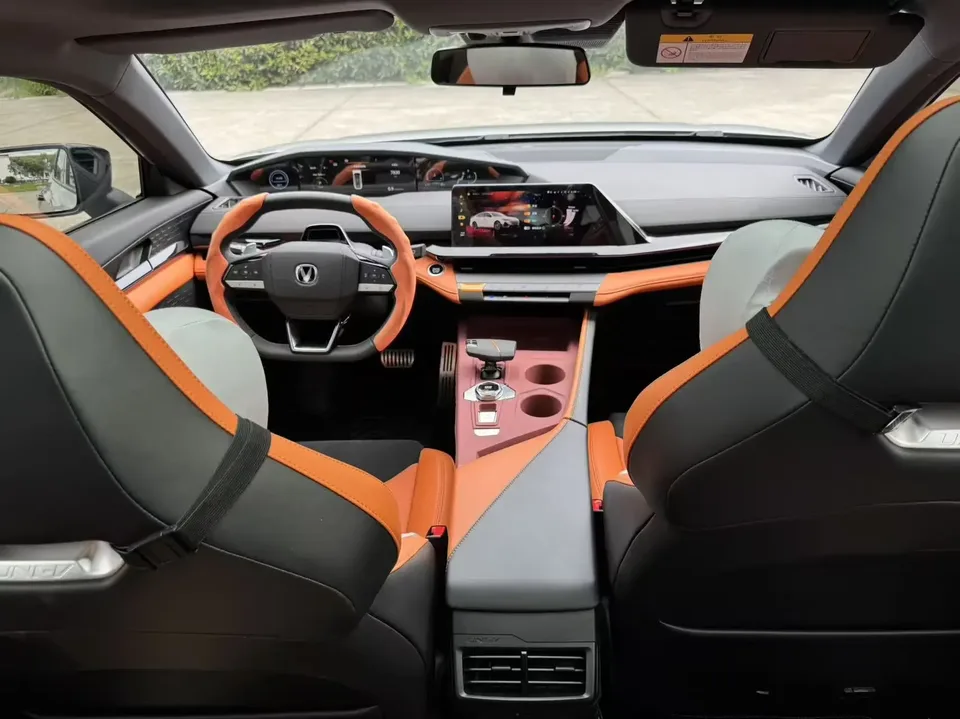 Changan UNI-V Changan UNI-V 2025 1.5T 500Bar High Energy Sports Edition 2025 — thumbnail 4