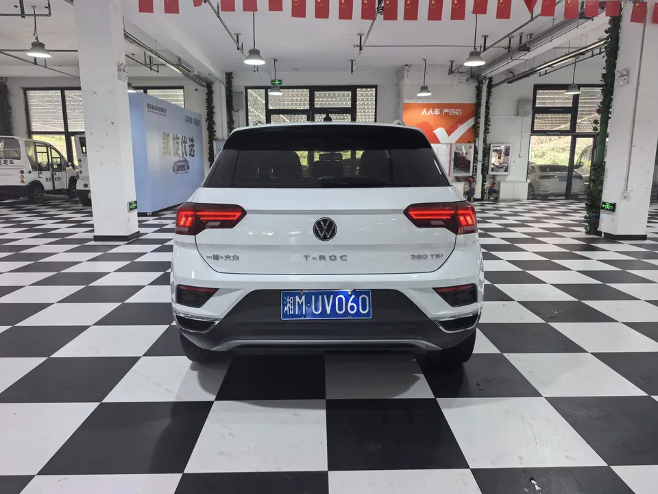 Volkswagen T-Roc TANG 2022 280TSI DSG 2WD Elite PLUS 2022 — thumbnail 2