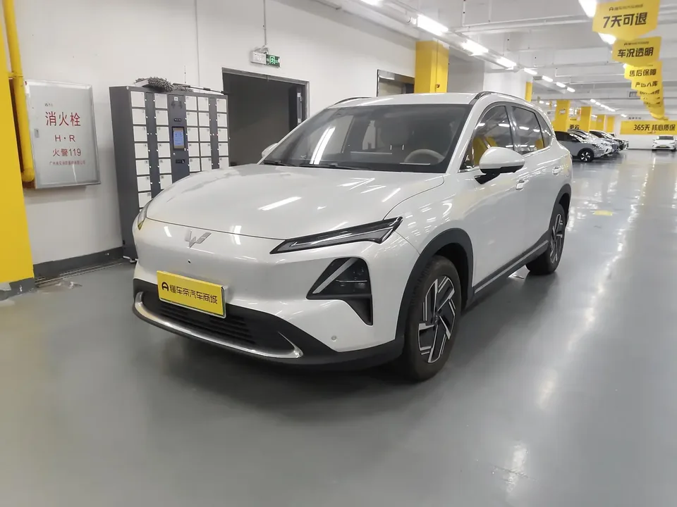 Wuling Starlight S PHEV Wuling Starlight S PHEV 2024 130km Pilot 2024 — photo 1, buy with delivery to Moscow