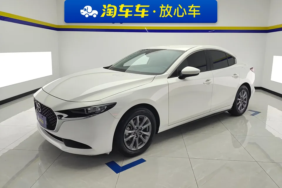 Mazda Axela Mazda3 Angkesela 2021 2.0L Automatic Quality Edition 2022 — photo 1, buy with delivery to Moscow