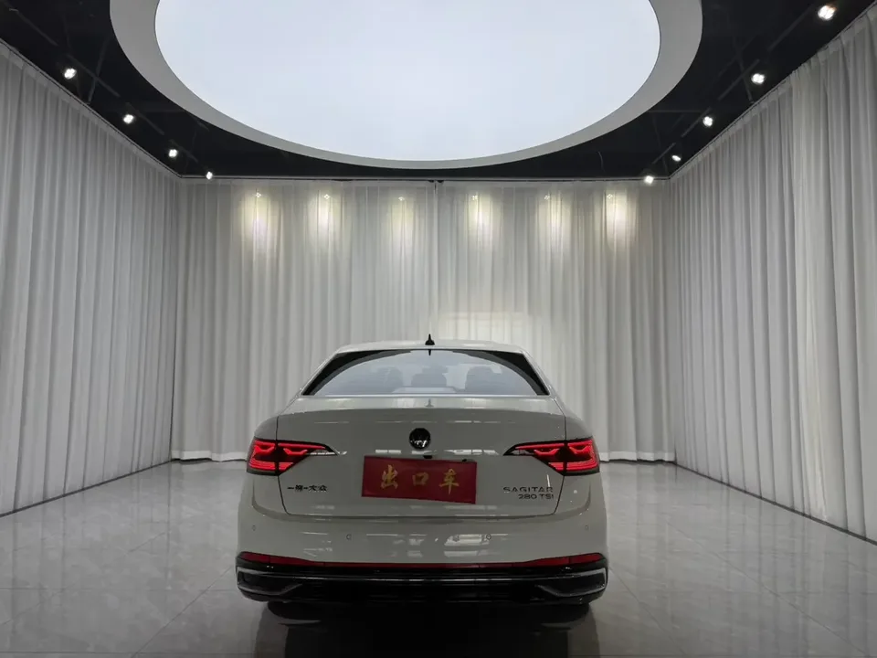 Volkswagen Sagitar Sagitar 2023 280TSI DSG Beyond Edition Plus 2022 — thumbnail 2