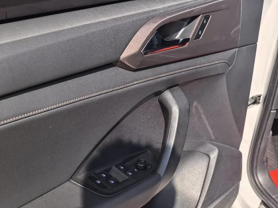 Volkswagen Tharu tuyue 2022 280TSI 2WD Deluxe Edition 2023 — thumbnail 5