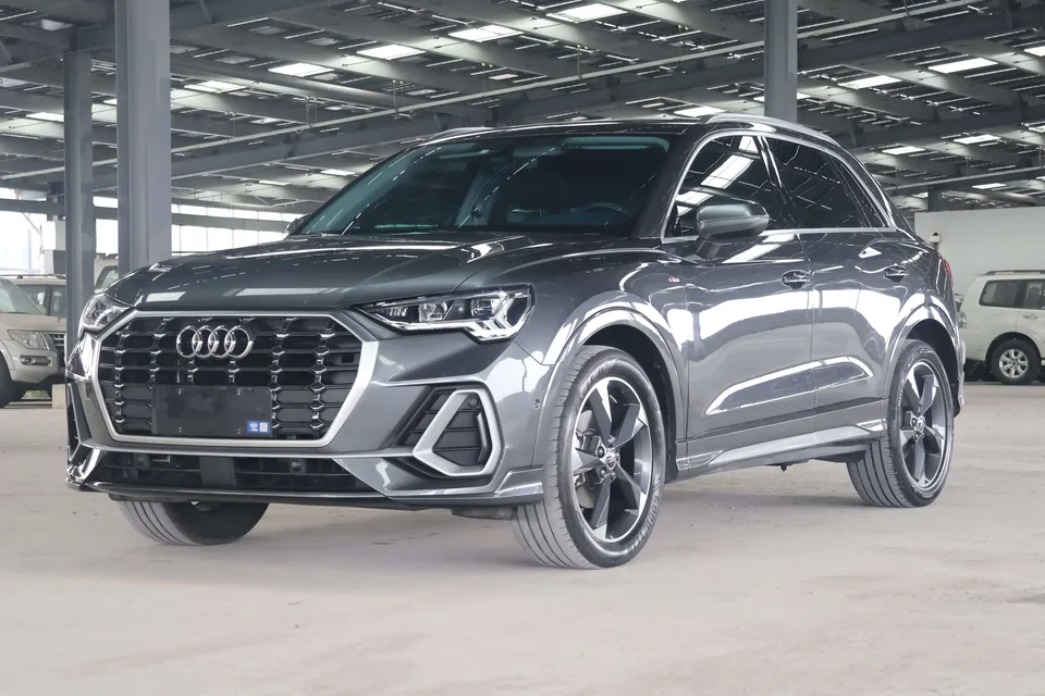 Audi Q3 Audi Q3 2023 35 TFSI Stylish Dynamic 2022 — photo 1, buy with delivery to Moscow