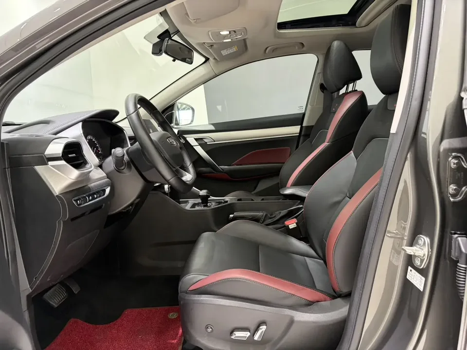 Geely Coolray SX11 Binyue 2021 240T DCT Platinum Edition 2023 — thumbnail 5