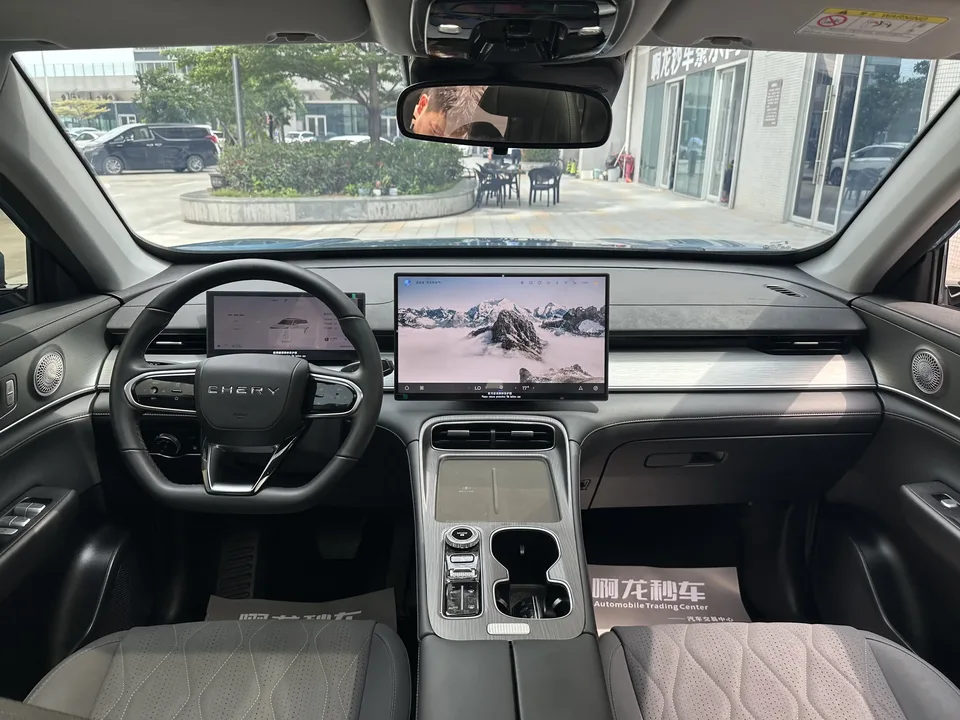 Chery Tiggo 8 PLUS C-DM Tiggo 8 PLUS C-DM 2025 1.5T Luxury 2025 — thumbnail 5