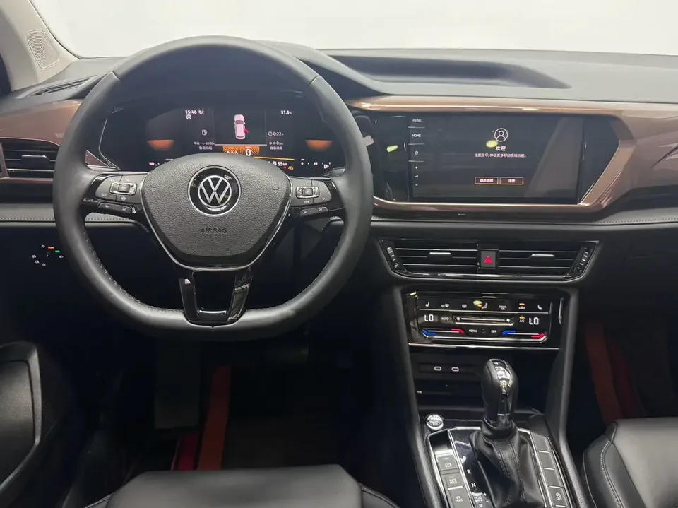 Volkswagen Tharu tuyue 2022 280TSI 2WD Deluxe Edition 2023 — thumbnail 4
