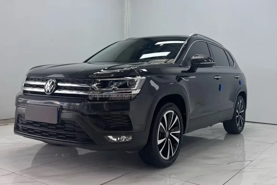 Volkswagen Tharu tuyue 2022 280TSI 2WD Deluxe Edition 2023 — photo 1, buy with delivery to Moscow