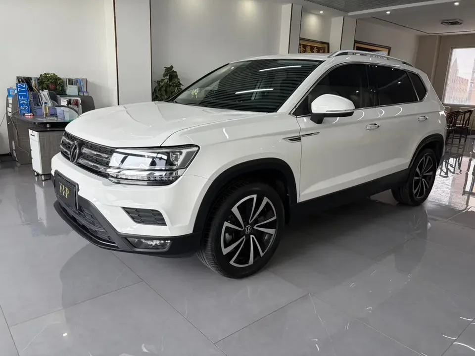 Volkswagen Tharu tuyue 2022 280TSI 2WD Deluxe Edition 2022 — photo 1, buy with delivery to Moscow