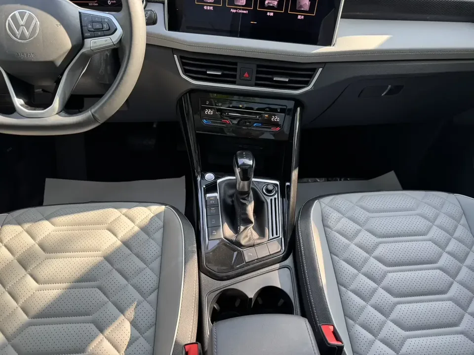 Volkswagen Tayron Tanyue 2023 280TSI 2WD Luxury Plus Advanced Edition 2023 — thumbnail 3