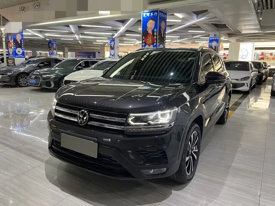 Volkswagen Tharu tuyue 2022 280TSI 2WD Deluxe Edition 2022 — photo 1, buy with delivery to Moscow