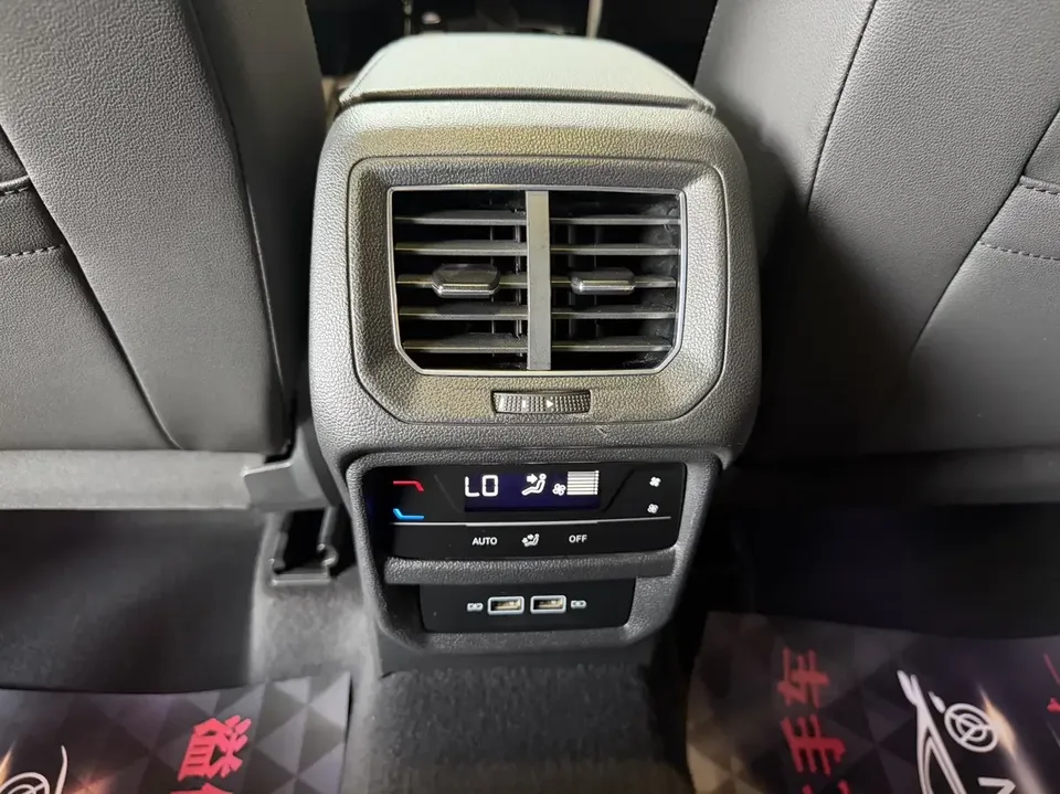 Volkswagen Tayron Tanyue 2021 280TSI 2WD Luxury Smart Edition 2022 — миниатюра 3