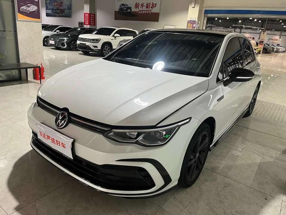 Volkswagen Golf golf 2023 280TSI DSG R-Line Lite 2023 — photo 1, buy with delivery to Moscow