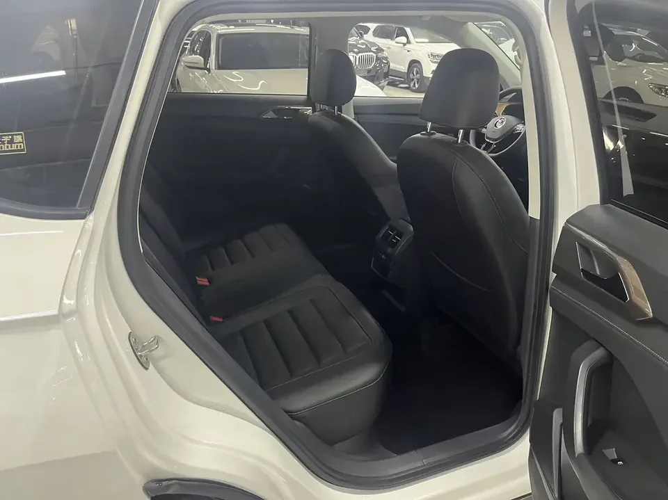 Volkswagen Tharu tuyue 2022 280TSI 2WD Comfort Edition 2022 — thumbnail 4