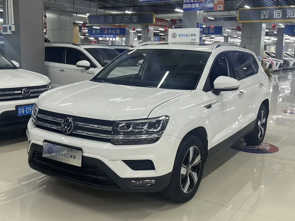 Volkswagen Tharu tuyue 2022 280TSI 2WD Comfort Edition 2022 — photo 1, buy with delivery to Moscow