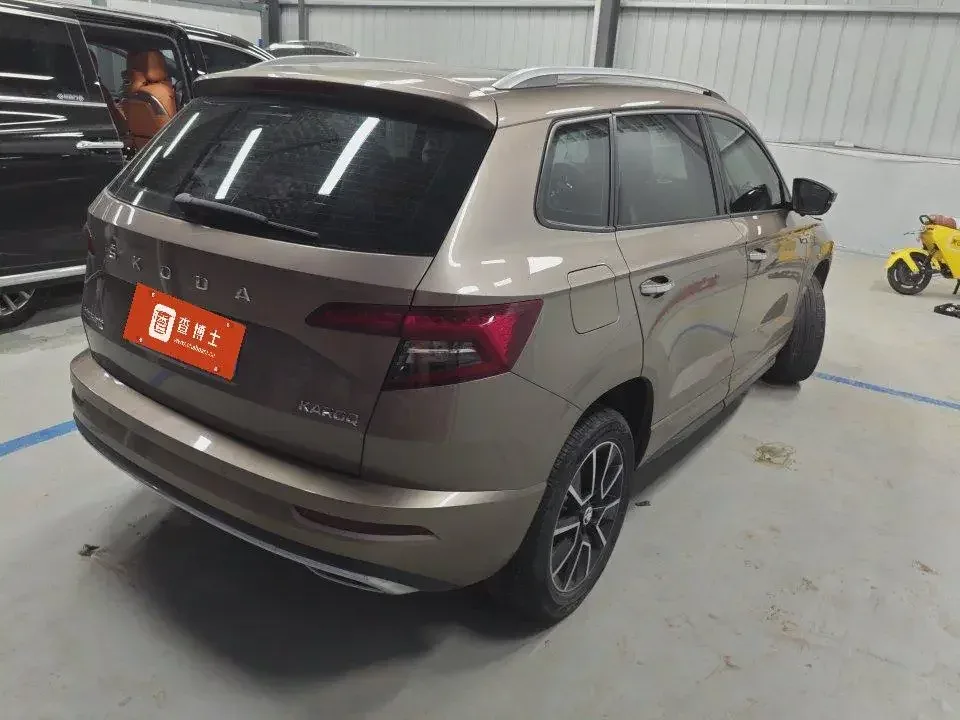 Skoda Karoq Korok 2022 TSI280 Premium Edition 2023 — thumbnail 4