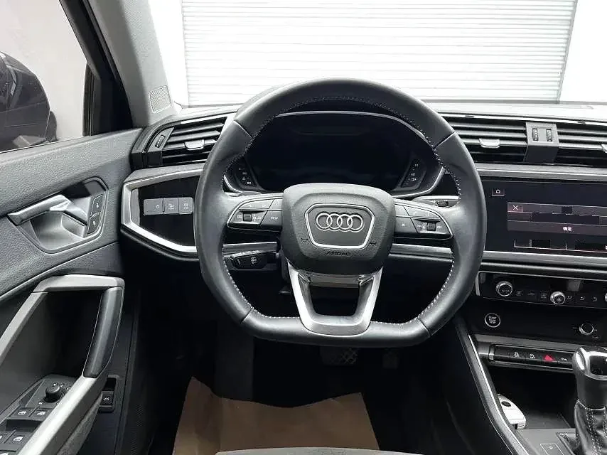 Audi Q3 Audi Q3 2022 35 TFSI Stylish Dynamic 2022 — thumbnail 4