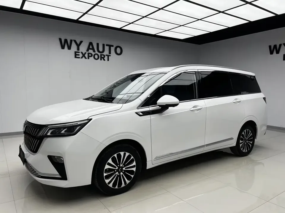Wuling Jiachen Wuling Jiachen 2022 1.5T CVT Premium Flagship Model 2022 — photo 1, buy with delivery to Moscow