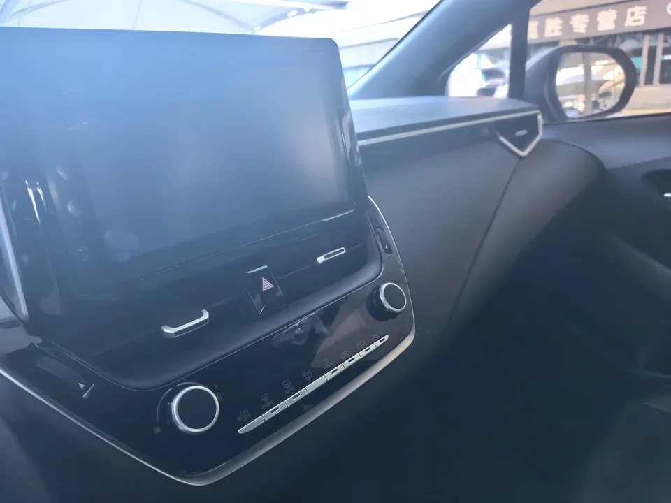 Toyota Levin Lei Ling 2022 185T CVT Deluxe Edition 2022 — thumbnail 3