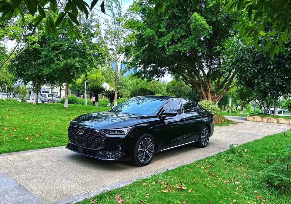 Chery Arrizo 8 PRO Arrizo 8 PRO 2025 1.6T DCT Luxury Model 2025 — photo 1, buy with delivery to Moscow