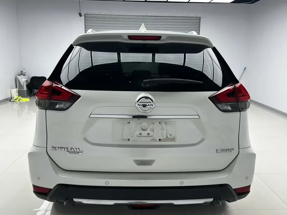 Nissan X-Trail Qijun 2022 2.0L 2WD Smart Link Premium Edition 2023 — thumbnail 2