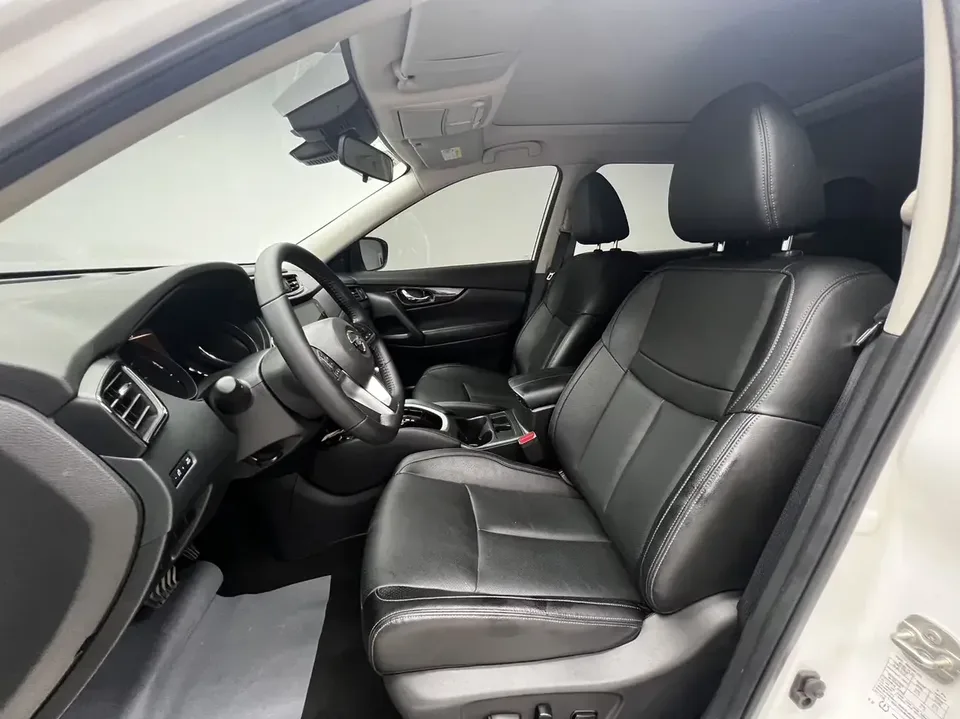 Nissan X-Trail Qijun 2022 2.0L 2WD Smart Link Premium Edition 2023 — thumbnail 4