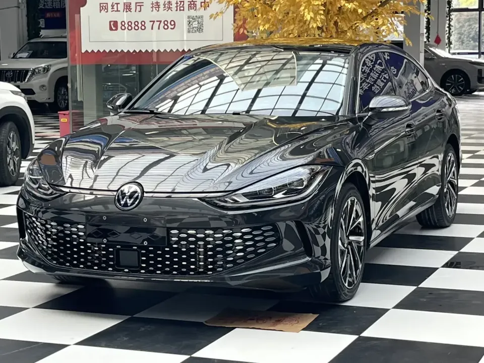 Volkswagen Lamando Lingdu 2022 Lingdu L 280TSI DSG Super Hot Flagship Edition 2022 — photo 1, buy with delivery to Moscow