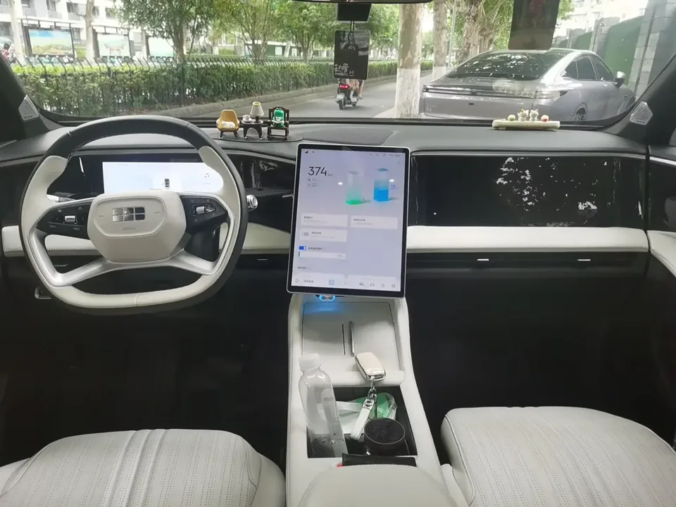 Geely Galaxy L7 Galaxy L7 2024 1.5T DHT 115km Starship Dragon Edition 2024 — миниатюра 2