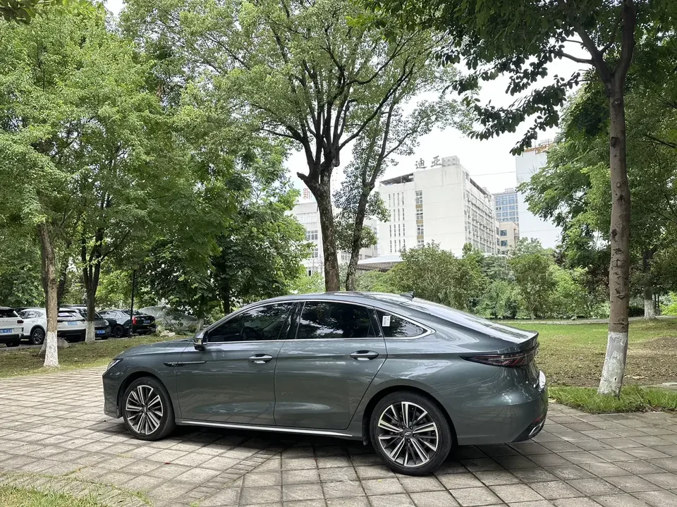 Chery Arrizo 8 PRO Arrizo 8 PRO 2025 1.6T DCT Luxury+ 2025 — thumbnail 2
