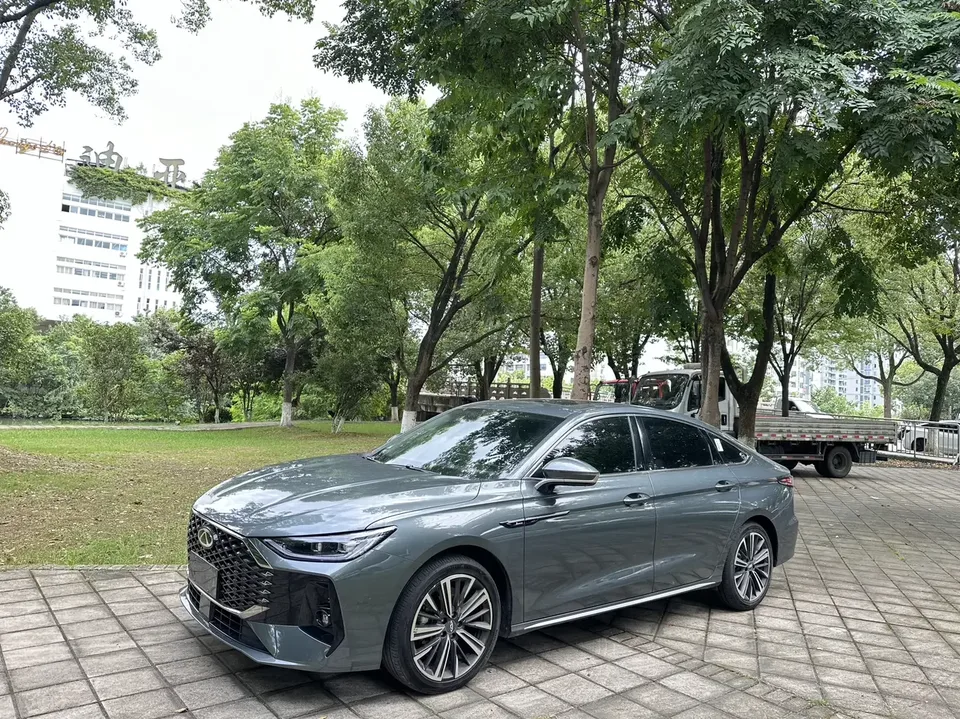 Chery Arrizo 8 PRO Arrizo 8 PRO 2025 1.6T DCT Luxury+ 2025 — photo 1, buy with delivery to Moscow