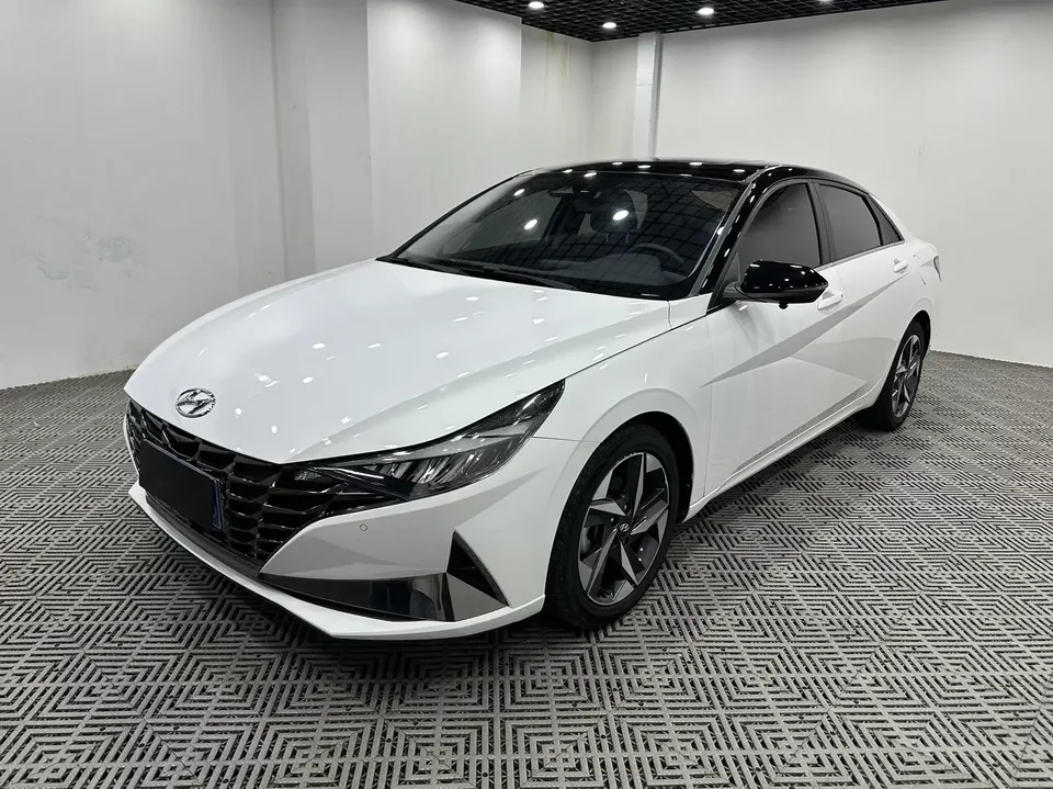 Hyundai Elantra Elantra 2022 1.5L CVT LUX Premium Edition 2022 — photo 1, buy with delivery to Moscow