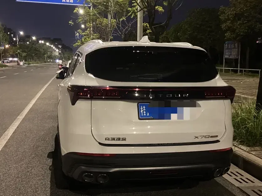 Jetour Jietu X70 PLUS Jietu X70 PLUS 2025 Champion Edition 1.5T DCT Champion PRO 7 Seaters 2025 — thumbnail 2