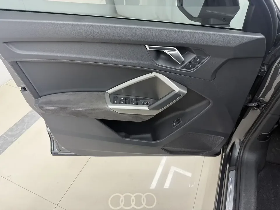 Audi Q3 Audi Q3 2022 35 TFSI Stylish Dynamic 2022 — thumbnail 3