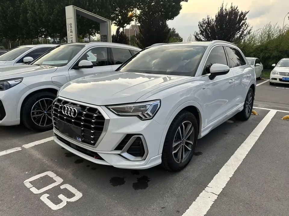 Audi Q3 Audi Q3 2022 35 TFSI Progressive Dynamic 2022 — photo 1, buy with delivery to Moscow