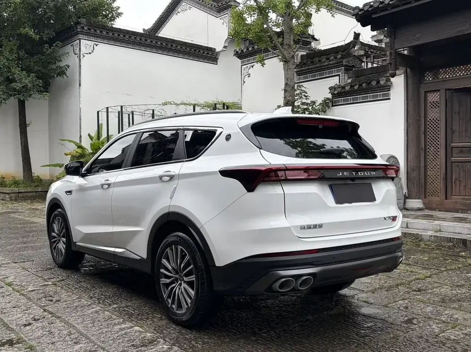 Jetour Jietu X70 PLUS Jietu X70 PLUS 2024 Champion Edition 1.5T DCT Champion MAX 5 Seaters 2024 — миниатюра 2