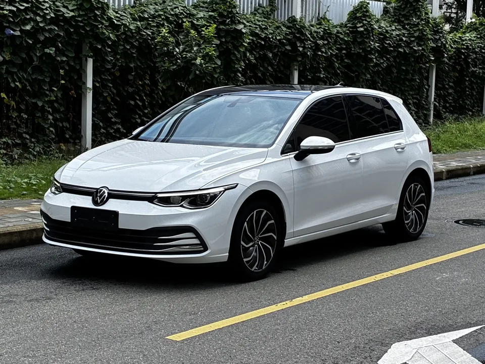 Volkswagen Golf golf 2021 280TSI DSG Pro 2022 — photo 1, buy with delivery to Moscow