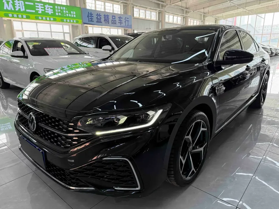 Volkswagen Passat Passat 2022 280TSI Elite Edition 2023 — photo 1, buy with delivery to Moscow