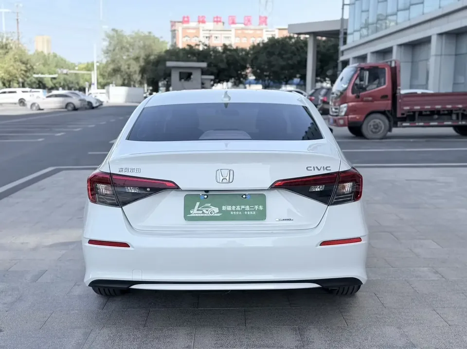 Honda CIVIC Civic 2022 180TURBO CVT Sport Edition 2022 — миниатюра 2