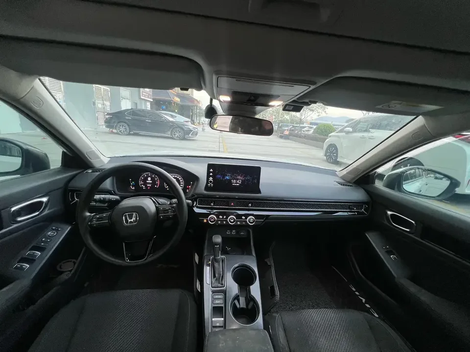 Honda Integra Style 2023 240TURBO CVT Leading Edition 2024 — thumbnail 5