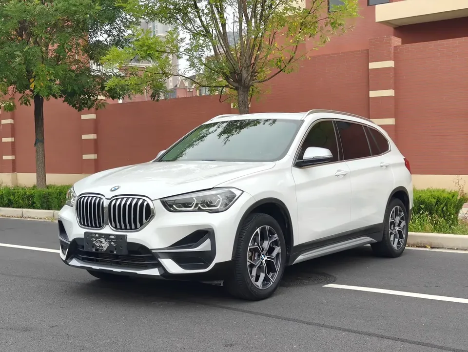 BMW X1 BMW X1 2022 sDrive20Li Fashion 2023 — photo 1, buy with delivery to Moscow