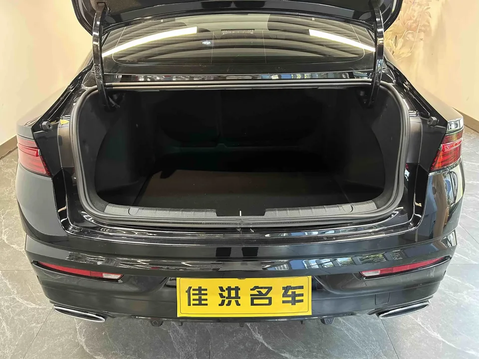 Geely Preface Xing Rui 2025 1.5T Dongfang Yao Fuyao Edition 2025 — thumbnail 4
