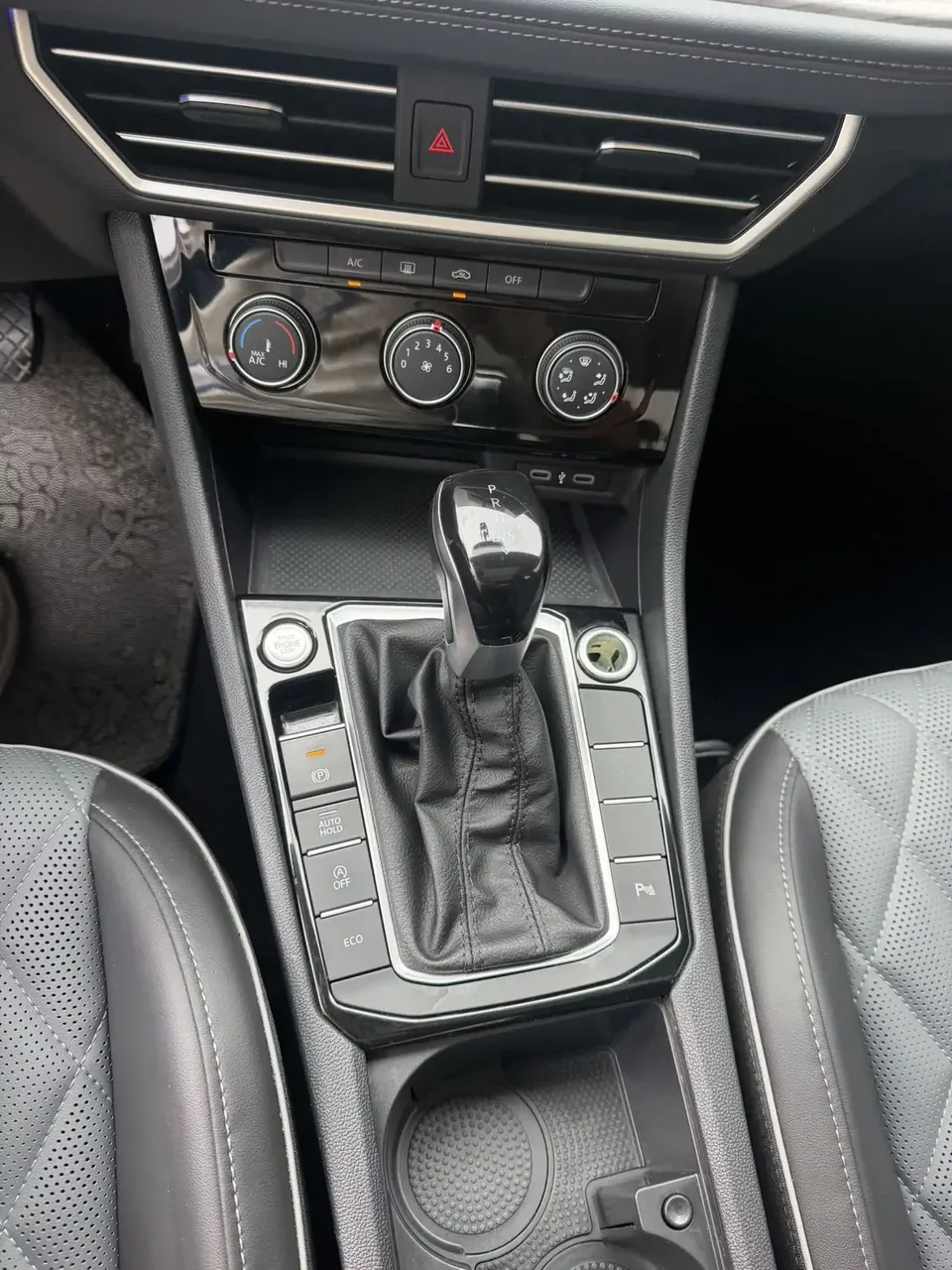 Volkswagen Sagitar Sagitar 2023 280TSI DSG Transcendence Lite 2022 — thumbnail 3