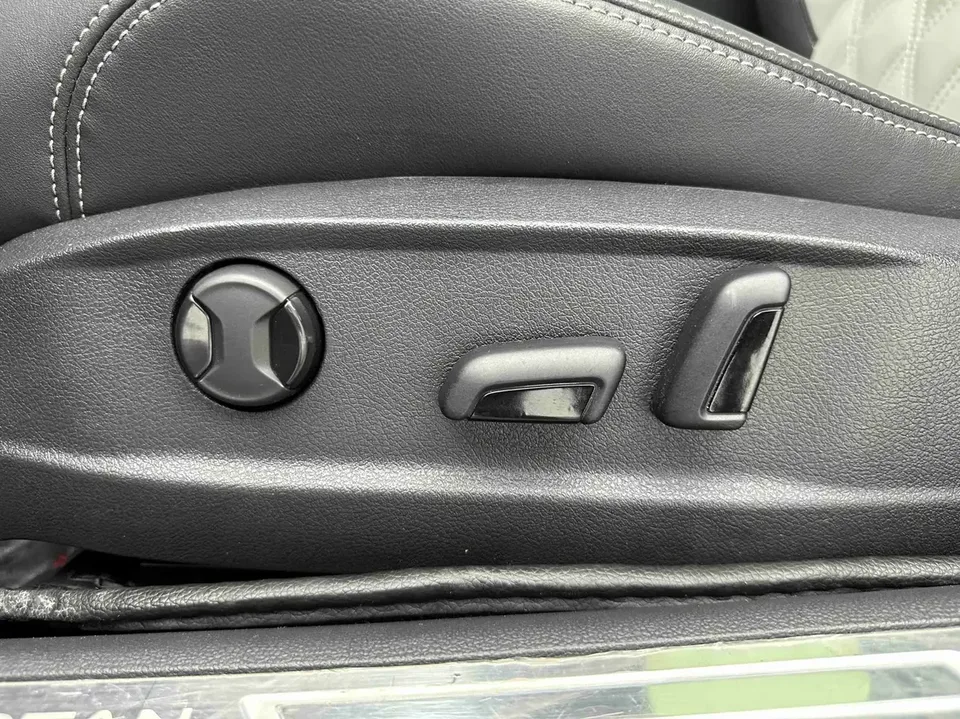 Volkswagen Magotan Magotan 2023 2 millionth anniversary edition 280TSI DSG leading model 2023 — thumbnail 3