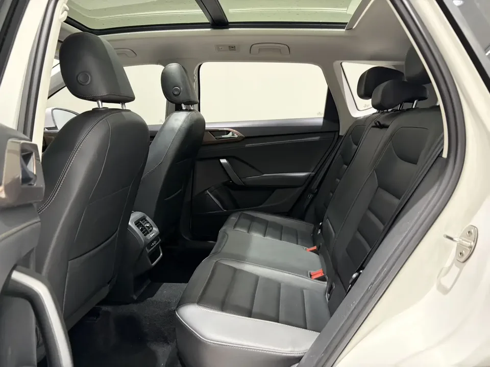 Volkswagen Tharu tuyue 2022 280TSI 2WD Deluxe Edition 2022 — thumbnail 5