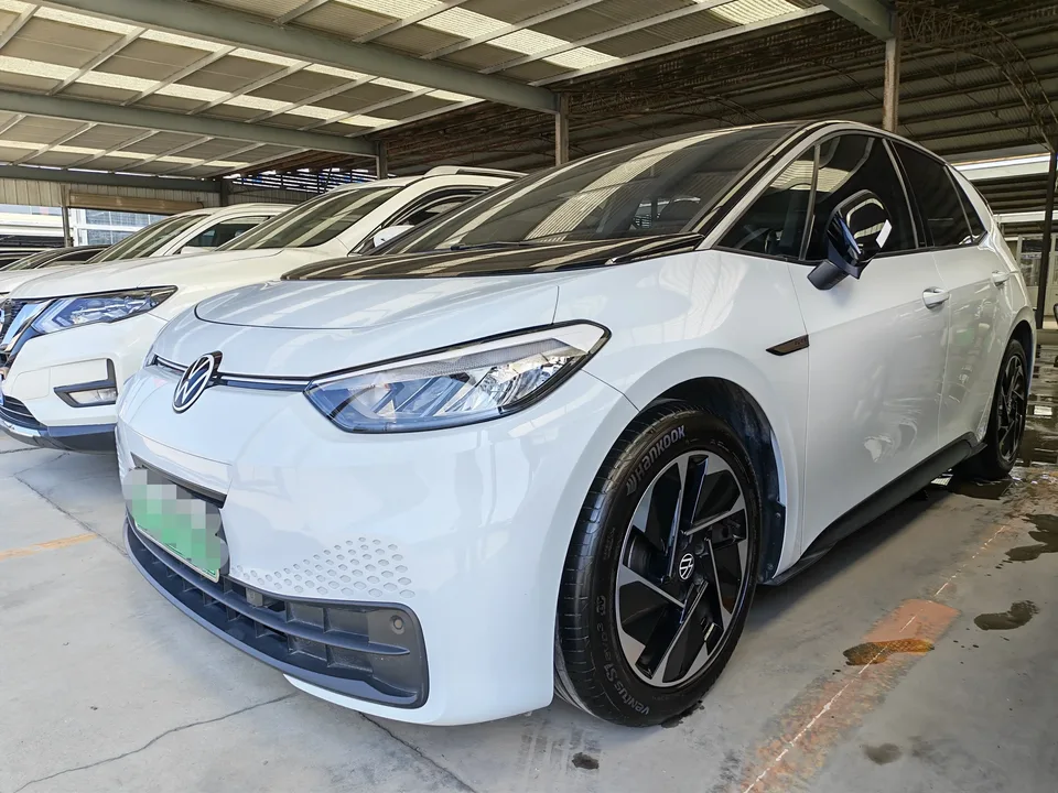 Volkswagen ID.3 Volkswagen ID.3 2023 Upgraded Pure Smart Edition 2024 — photo 1, buy with delivery to Moscow